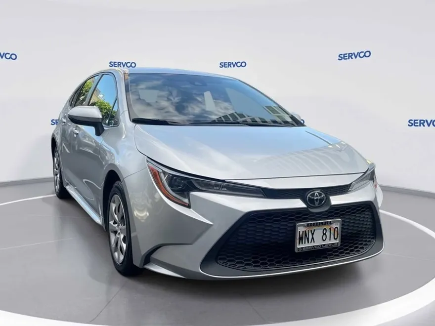2022 Toyota Corolla LE photo 1