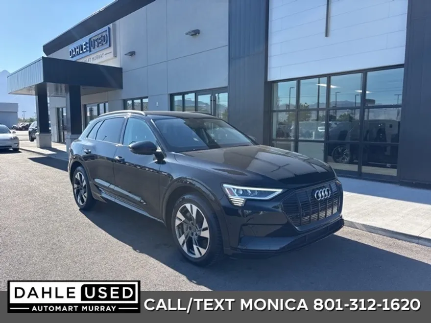 2021 Audi e-tron Premium photo 1