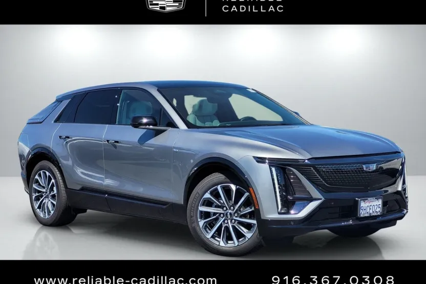 2024 Cadillac Lyriq Sport photo 1