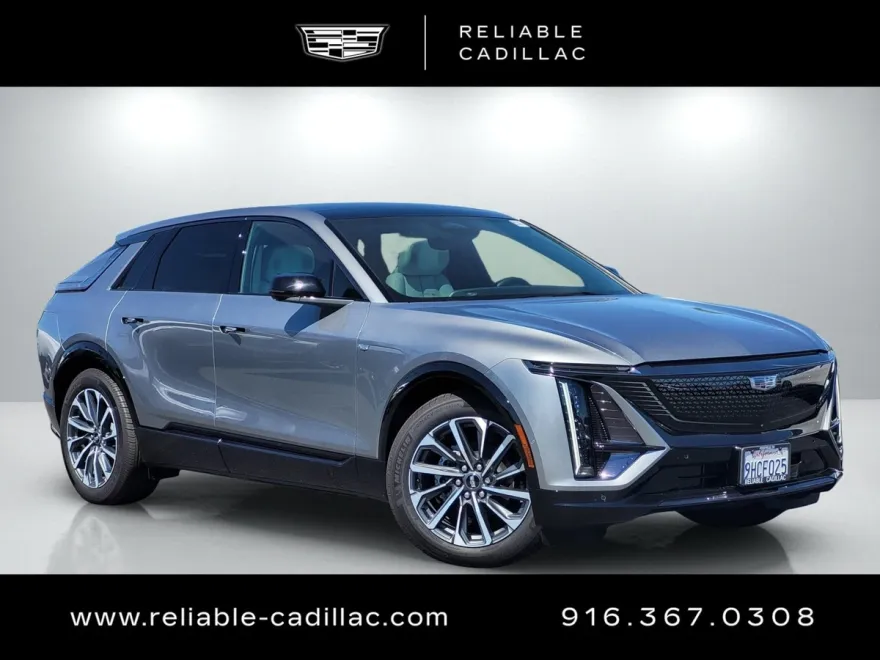 2024 Cadillac Lyriq Sport photo 1