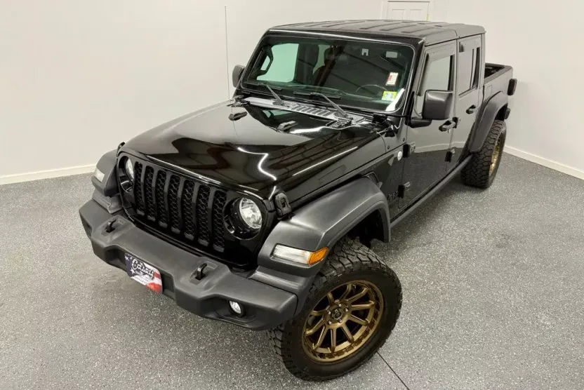 2020 Jeep Gladiator Sport photo 1