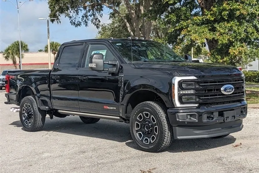 2025 Ford F-350 Platinum photo 1
