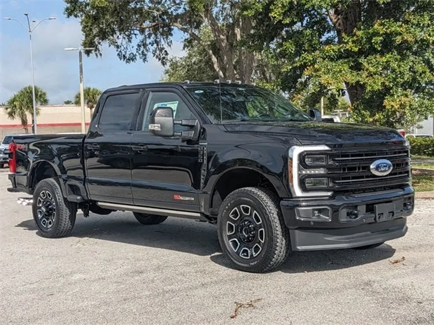 2025 Ford F-350 Platinum photo 1