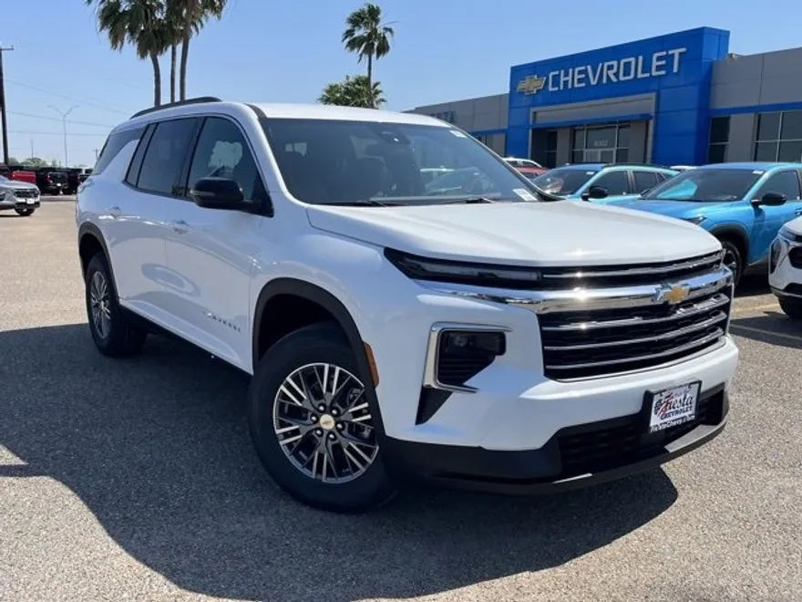 2025 Chevrolet Traverse photo 1
