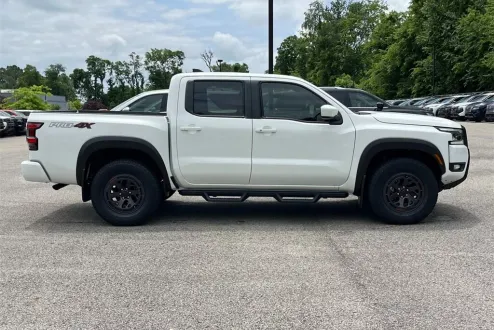 2025 Nissan Frontier PRO-4X photo 1