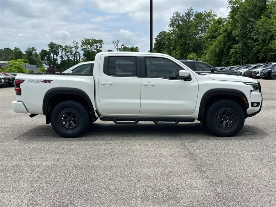 2025 Nissan Frontier PRO-4X photo 1