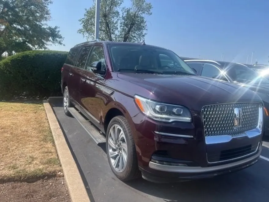 2024 Lincoln Navigator L Premiere photo 1