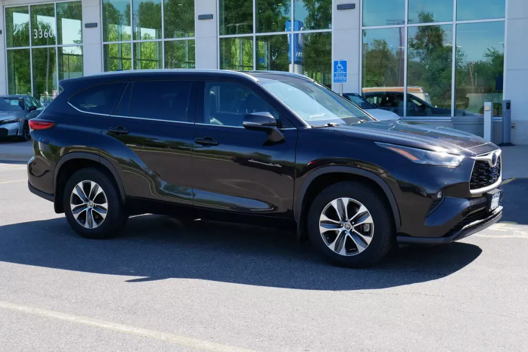 2022 Toyota Highlander XLE photo 1