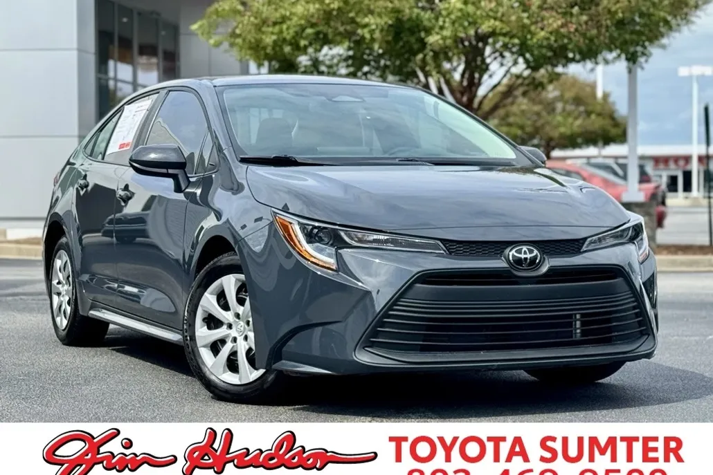 2024 Toyota Corolla LE photo 1