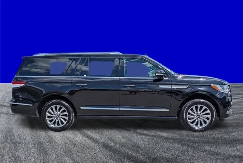 2024 Lincoln Navigator L Premiere photo 1