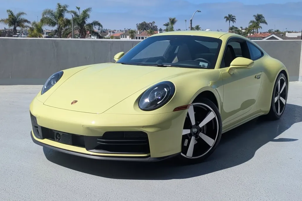 2025 Porsche 911 photo 1