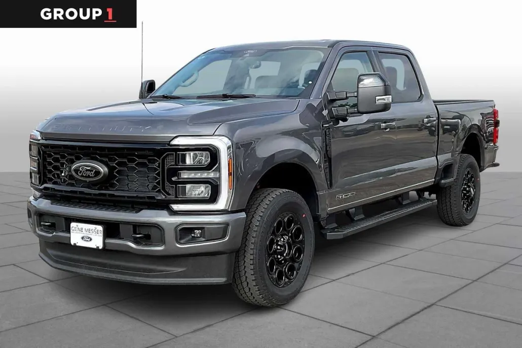 2025 Ford F-250 Lariat photo 1