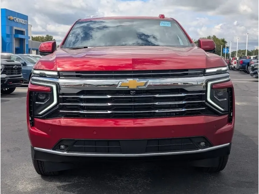 2025 Chevrolet Suburban LT photo 1