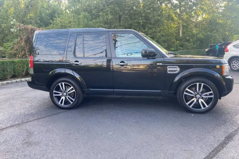 2012 Land Rover LR4 HSE LUX photo 1