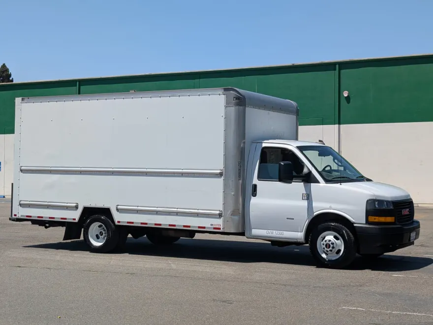 2021 Gmc Savana 3500 Cutaway photo 1