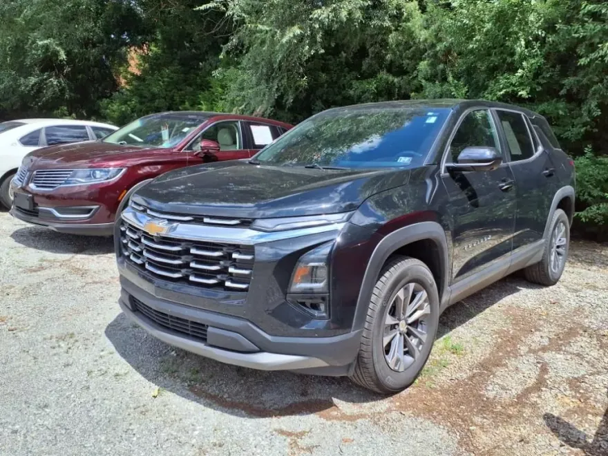2025 Chevrolet Equinox LT photo 1