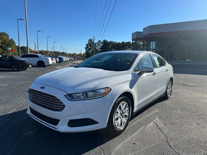 2014 Ford Fusion S photo 1