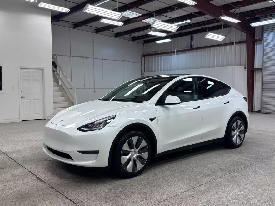 2021 Tesla Model Y Long Range photo 1
