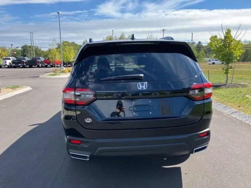 2025 Honda Pilot Black Edition photo 1