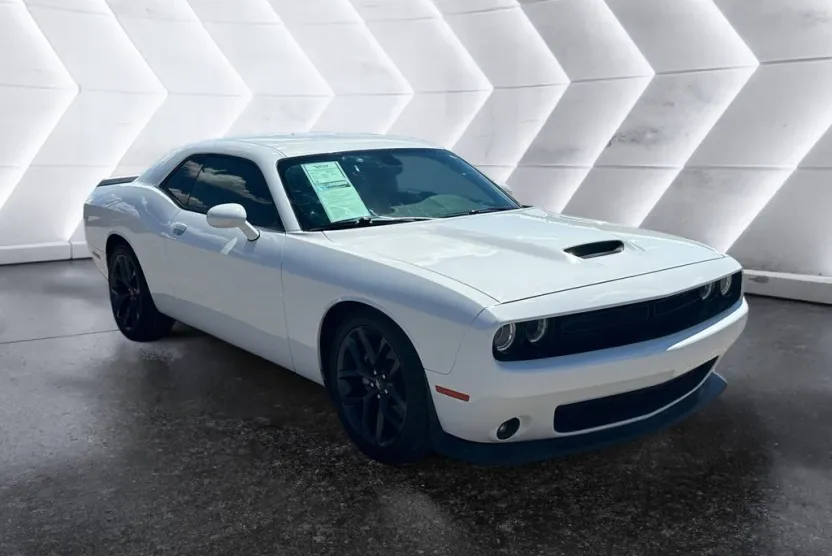 2022 Dodge Challenger GT photo 1