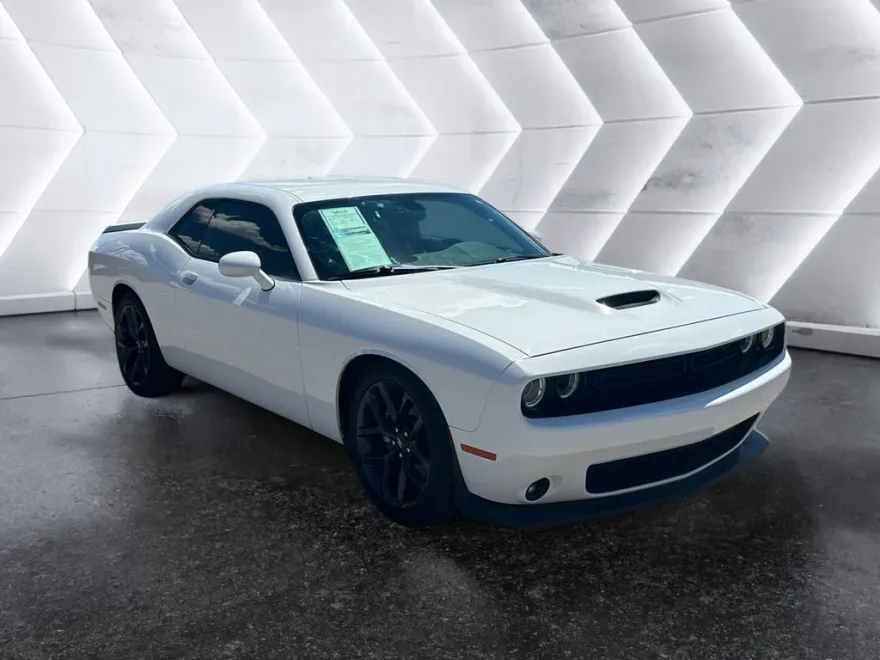 2022 Dodge Challenger GT photo 1