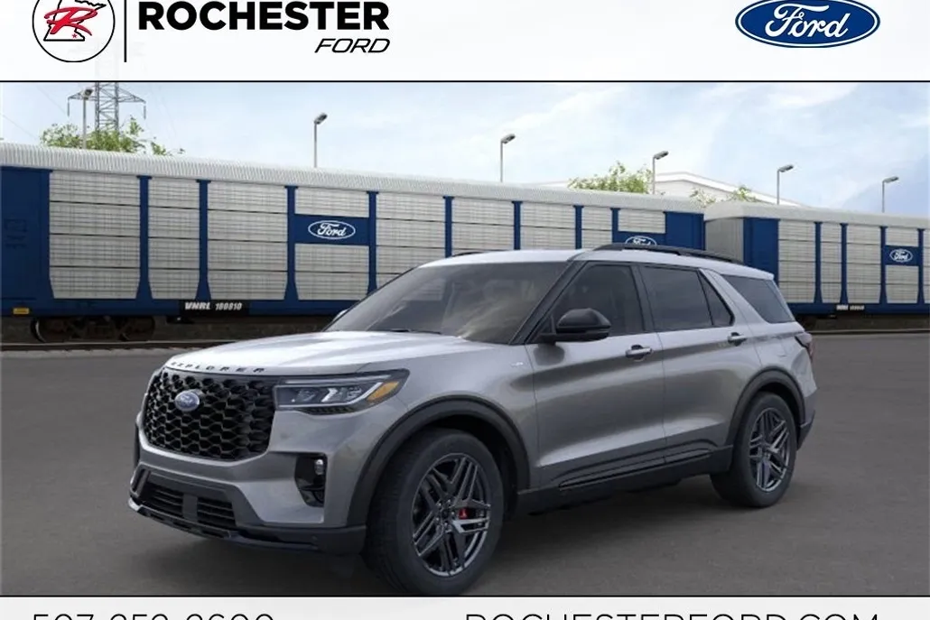2025 Ford Explorer ST-Line photo 1