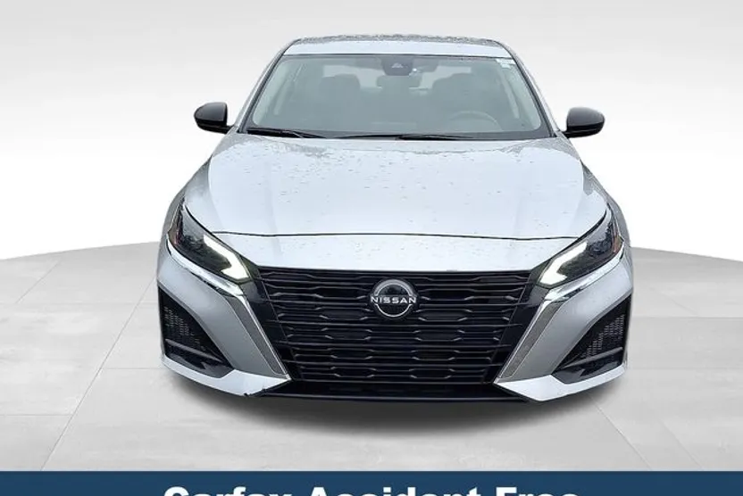 2024 Nissan Altima 2.5 SV photo 1