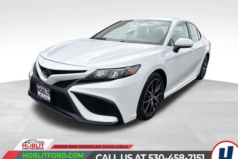 2023 Toyota Camry SE photo 1