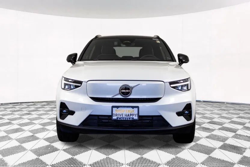 2023 Volvo XC40 Recharge Plus photo 1