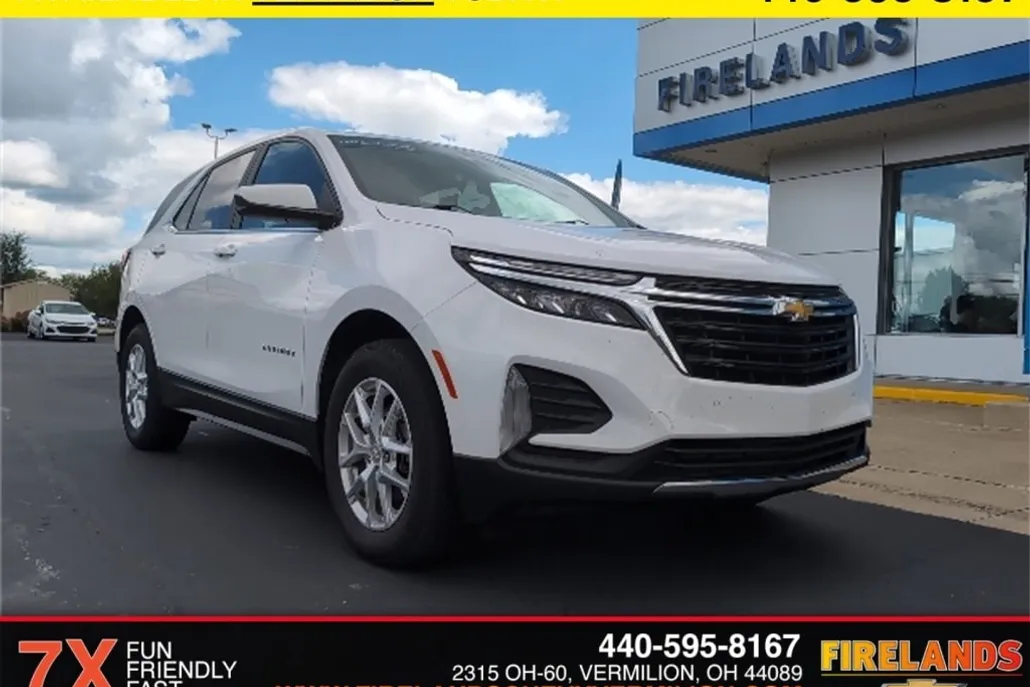 2022 Chevrolet Equinox LT photo 1