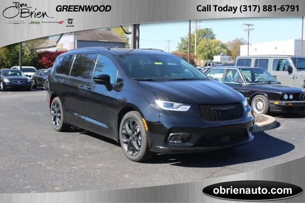 2025 Chrysler Pacifica Limited photo 1
