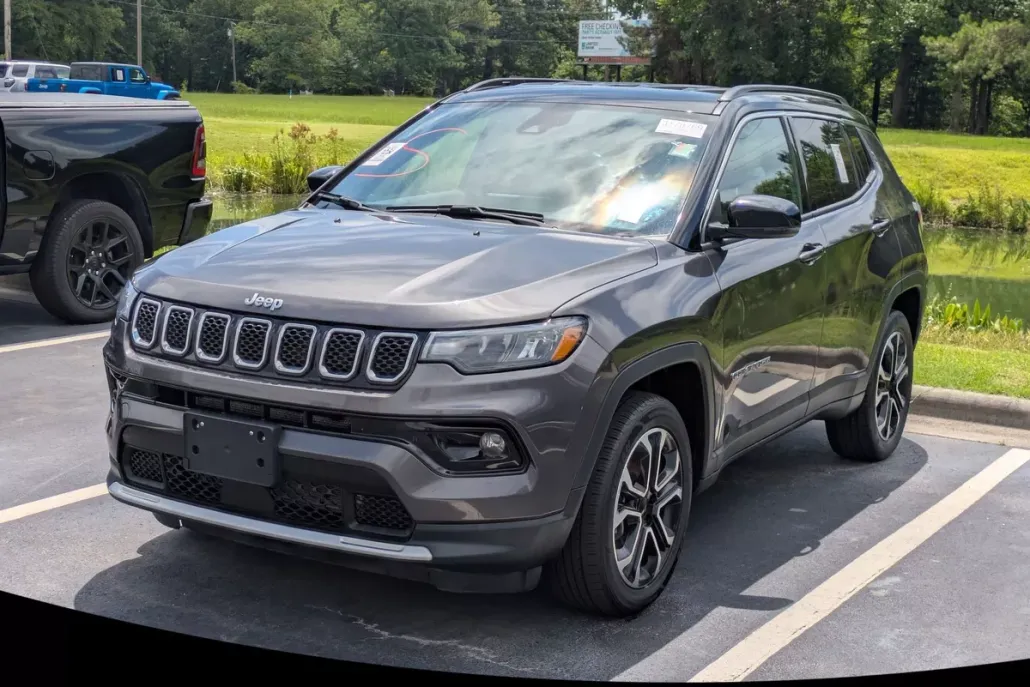 2023 Jeep Compass Limited photo 1