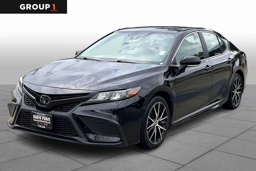 2024 Toyota Camry SE photo 1