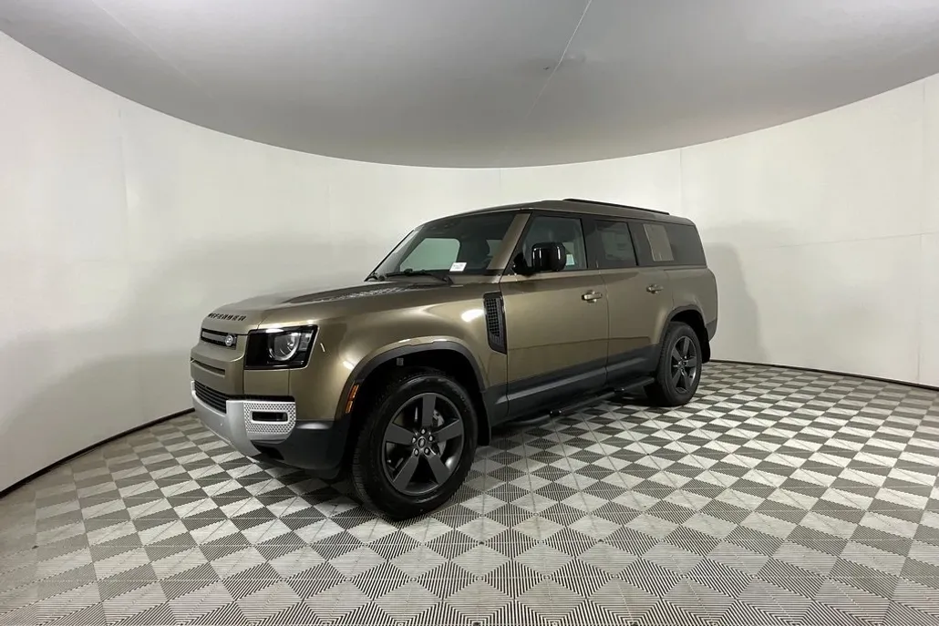2025 Land Rover Defender 130 S photo 1