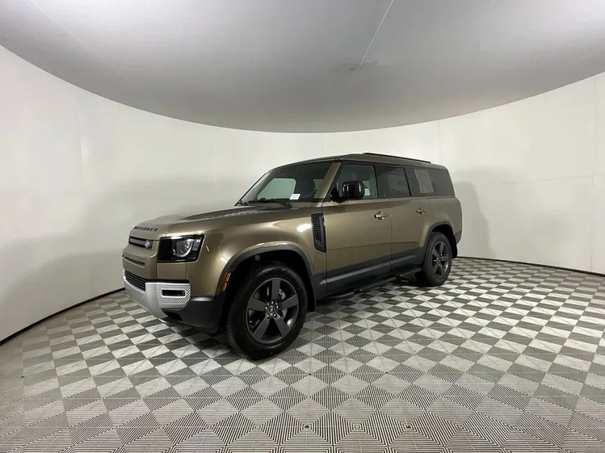 2025 Land Rover Defender 130 S photo 1