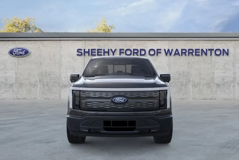 2025 Ford F-150 Lightning Lariat photo 1