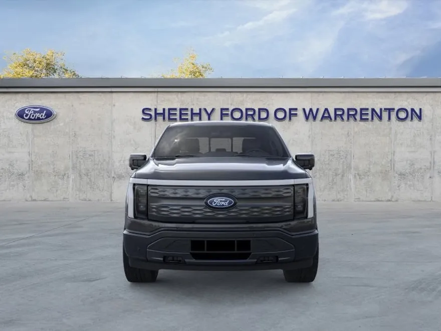 2025 Ford F-150 Lightning Lariat photo 1