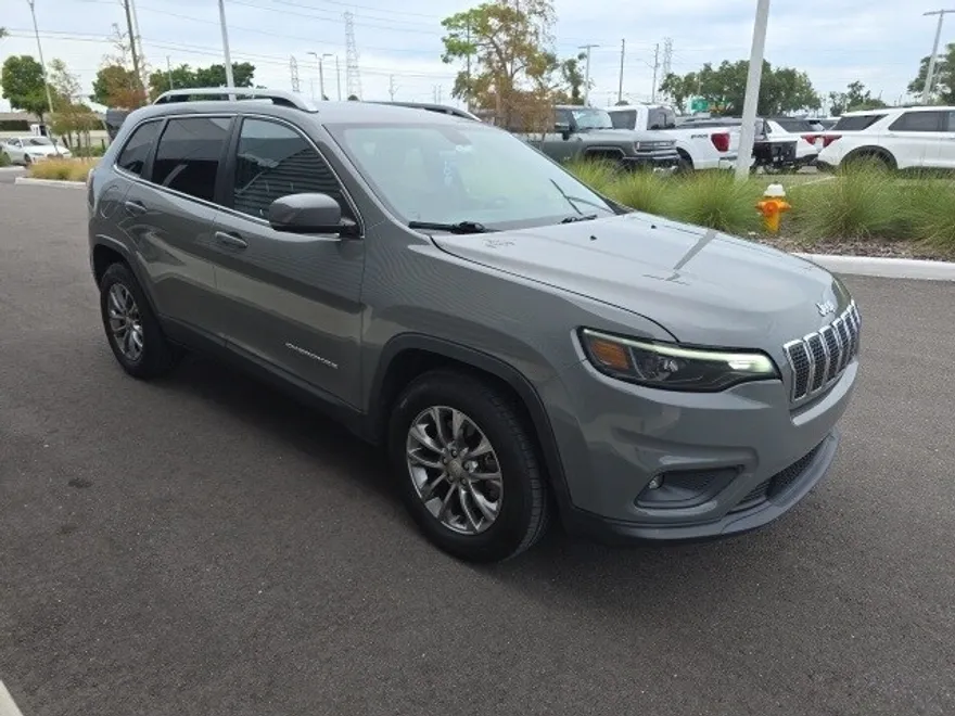 2019 Jeep Cherokee Latitude photo 1