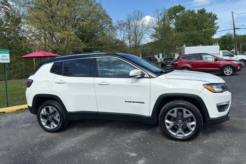 2018 Jeep Compass Limited photo 1
