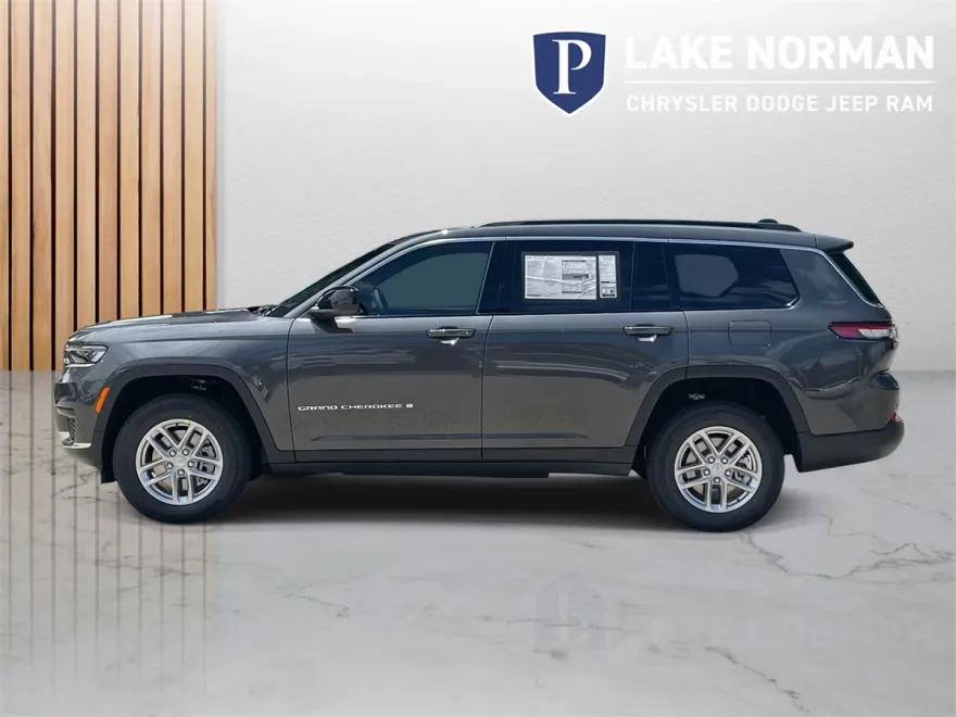 2025 Jeep Grand Cherokee Laredo photo 1