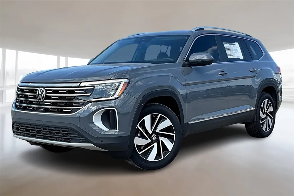 2025 Volkswagen Atlas SEL photo 1