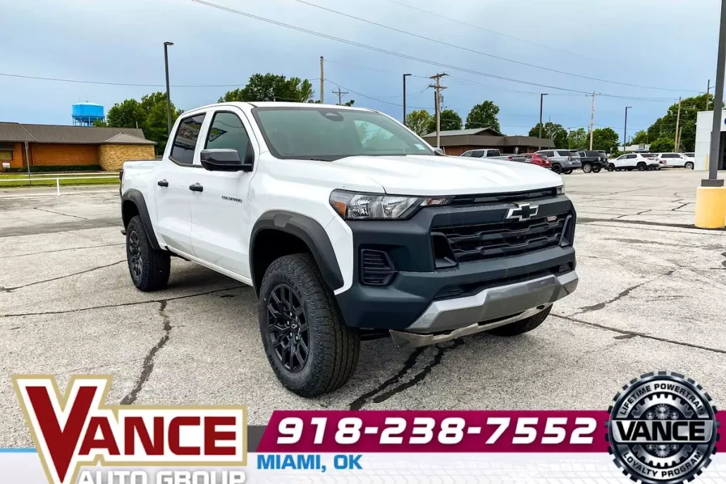 2025 Chevrolet Colorado Trail Boss photo 1