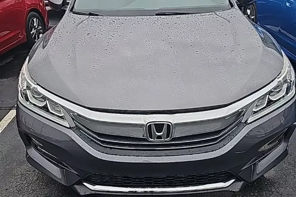 2017 Honda Accord Sport photo 1