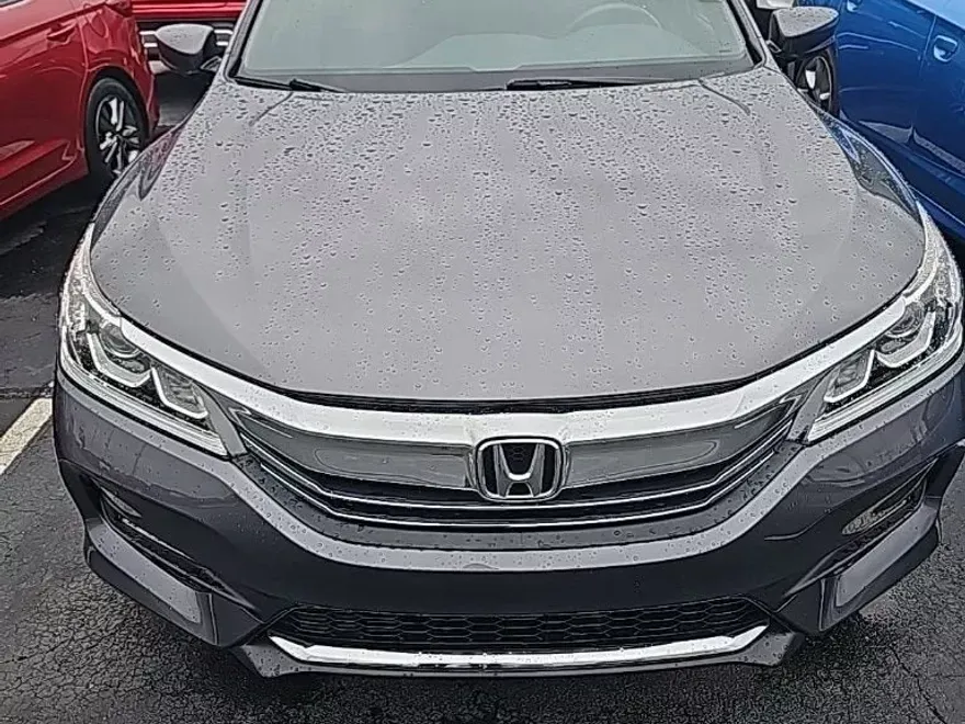 2017 Honda Accord Sport photo 1