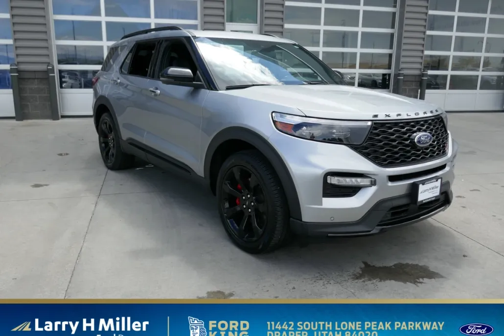 2023 Ford Explorer ST photo 1