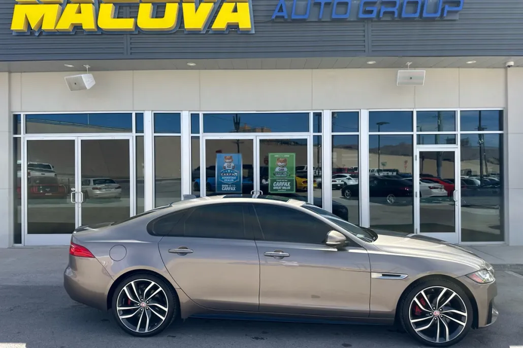 2016 Jaguar XF S AWD photo 1
