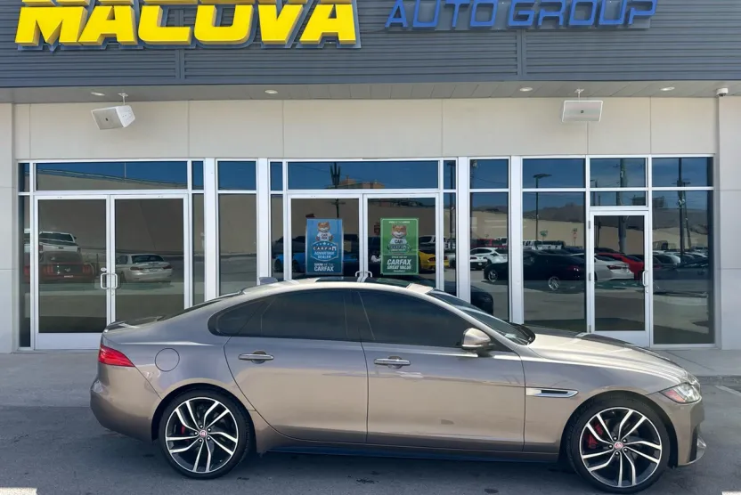 2016 Jaguar XF S AWD photo 1