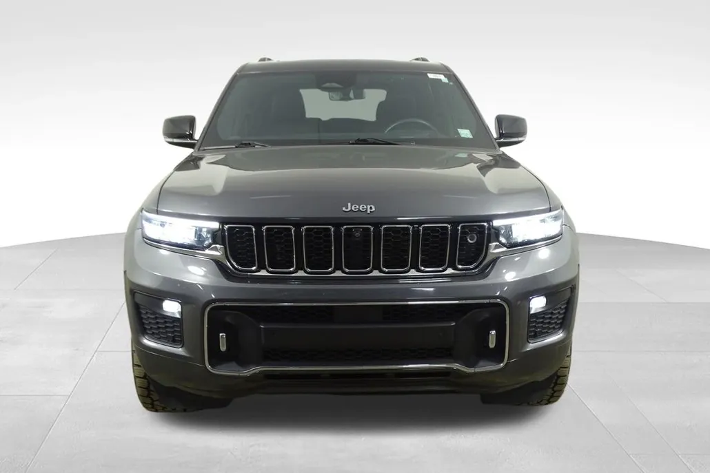 2022 Jeep Grand Cherokee Overland photo 1