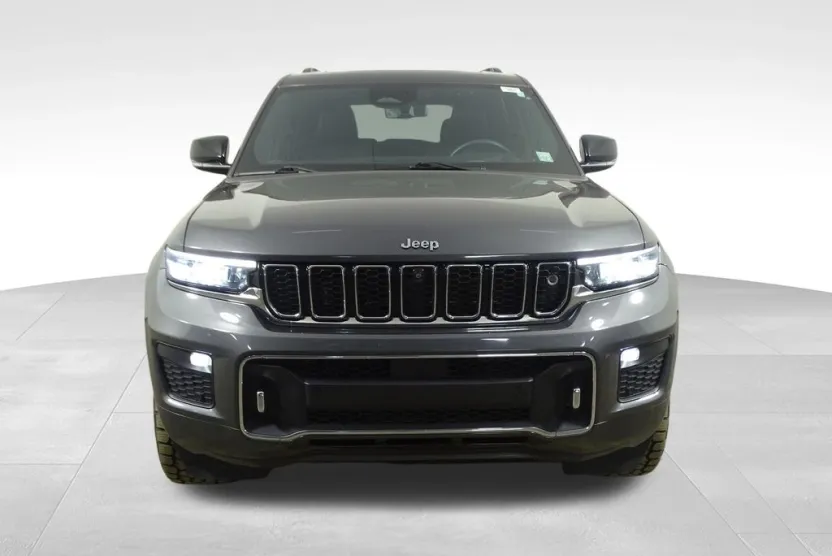 2022 Jeep Grand Cherokee Overland photo 1