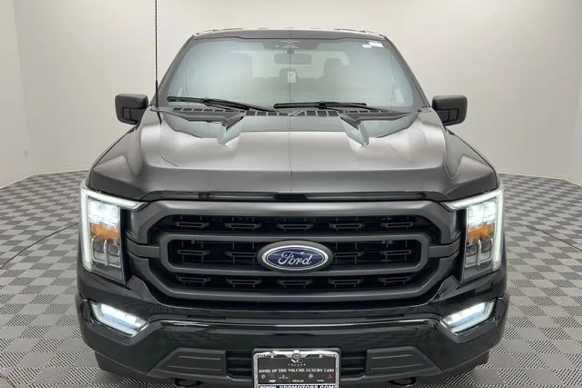 2023 Ford F-150 XLT photo 1
